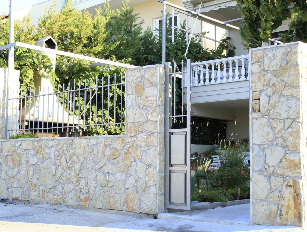 Lechaio Fanis Apartment מראה חיצוני תמונה